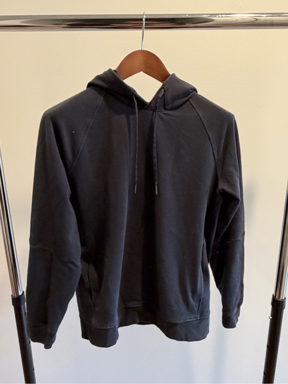 lululemon athletica Men's Black Pullover Hoodie - Classic Drawstring
